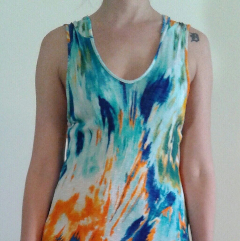 Multicolored hooded Hi-Low top